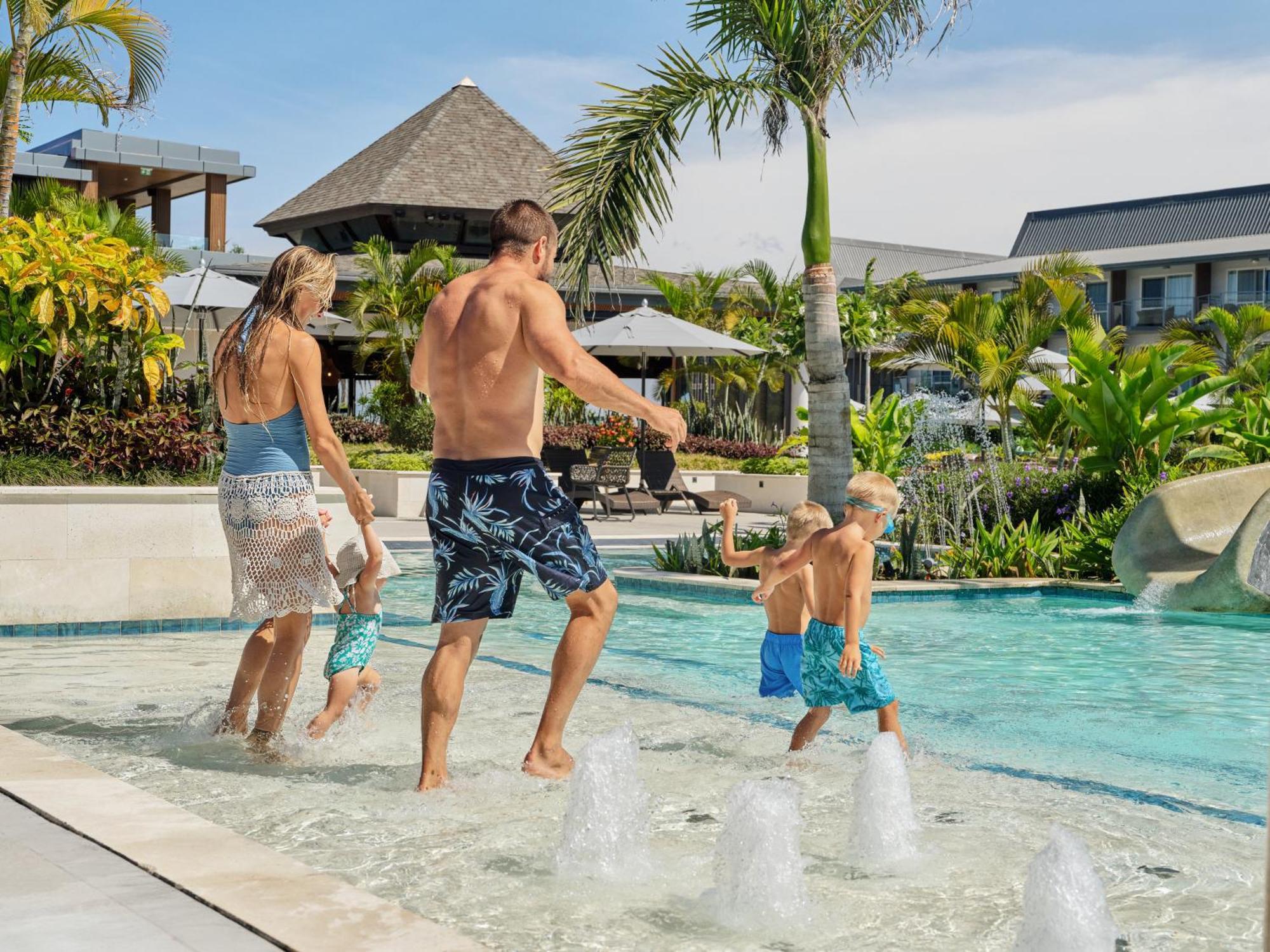 Crowne Plaza Fiji Nadi Bay Resort & Spa, An Ihg Hotel Exterior photo