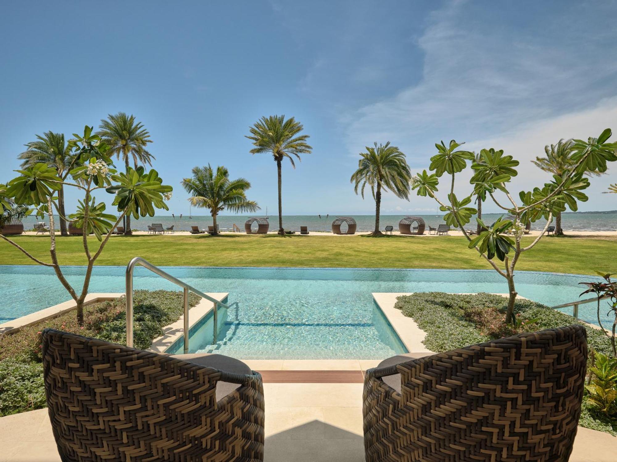 Crowne Plaza Fiji Nadi Bay Resort & Spa, An Ihg Hotel Exterior photo