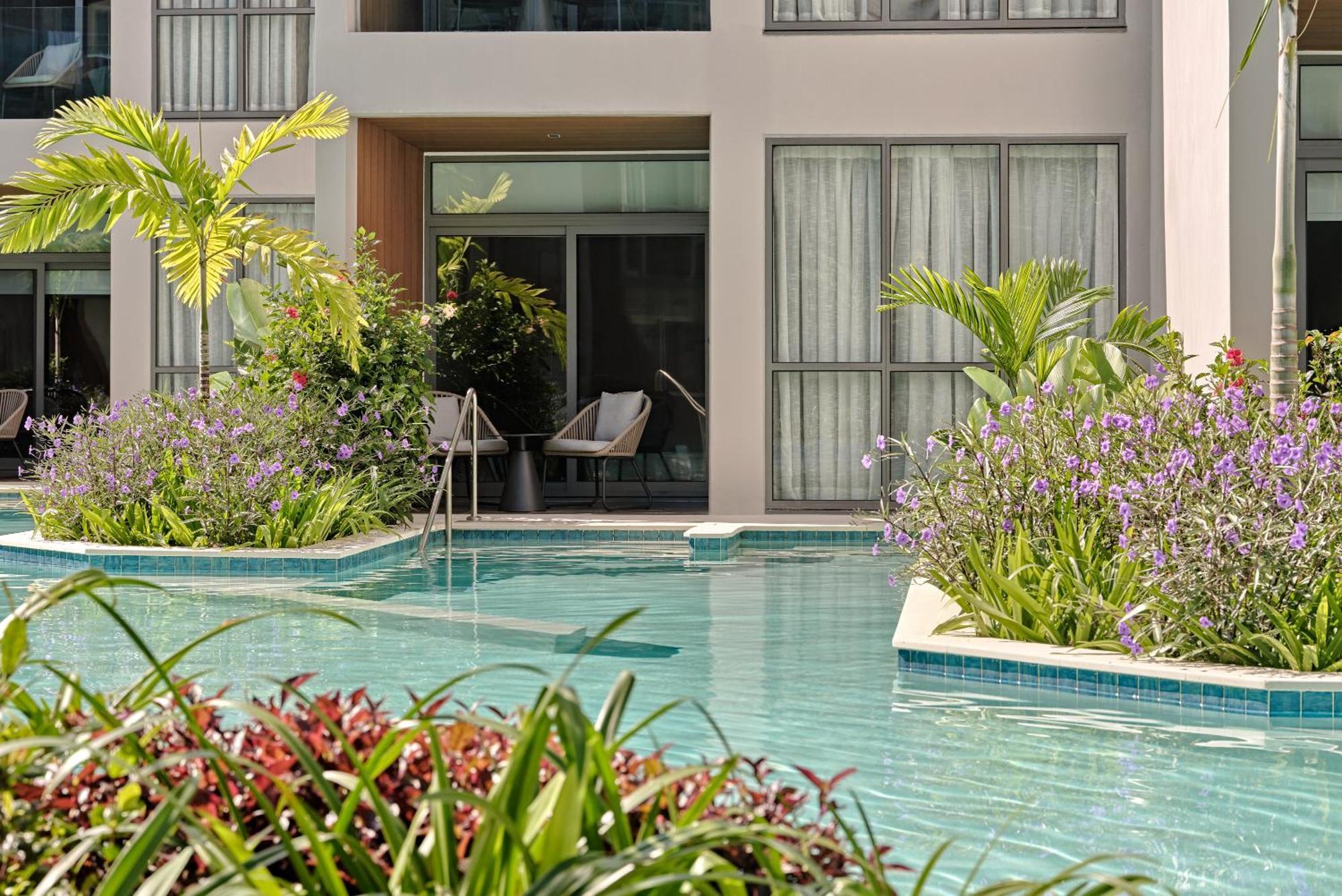 Crowne Plaza Fiji Nadi Bay Resort & Spa, An Ihg Hotel Exterior photo